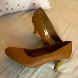 Brown high heels🤎